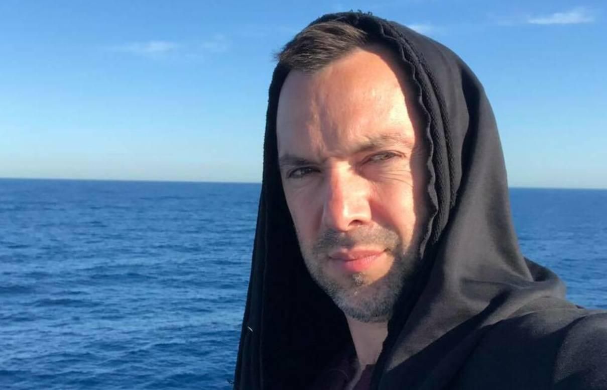 Арестович извинился перед общежитиями: скандал на Свободе слова Арестович извинился перед общежитиями: скандал на Свободе слова