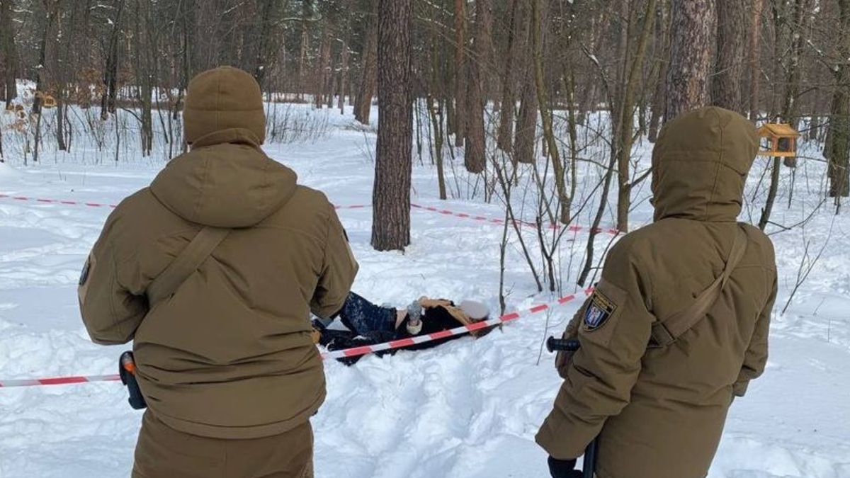 У Києві в парку знайшли мертву 20-річну дівчину