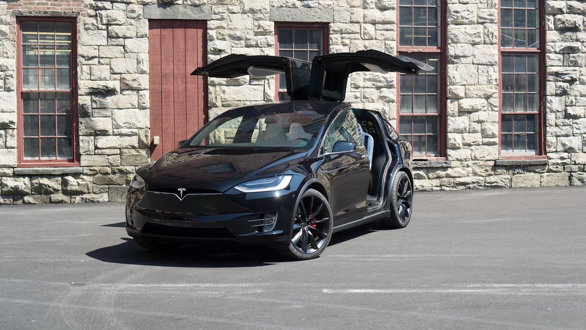 Tesla отзывает более 12 000 электромобилей Model X: известны причины Tesla отзывает более 12 000 электромобилей Model X: известны причины