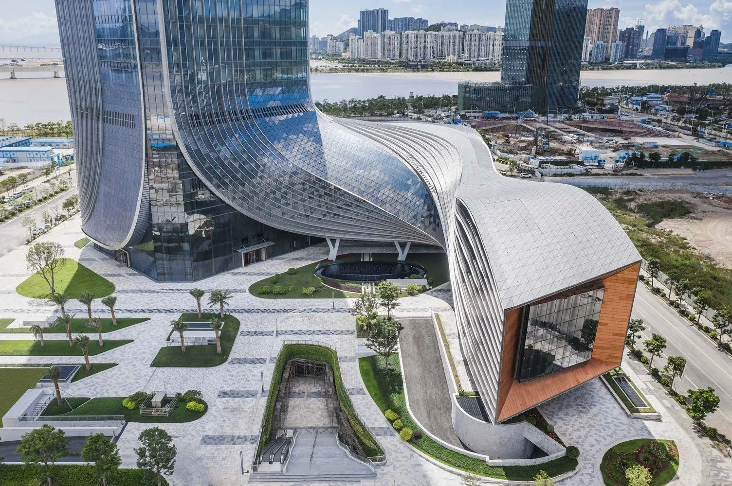 Загальний простір поруч із центром / Фото Archdaily Загальний простір поруч із центром / Фото Archdaily
