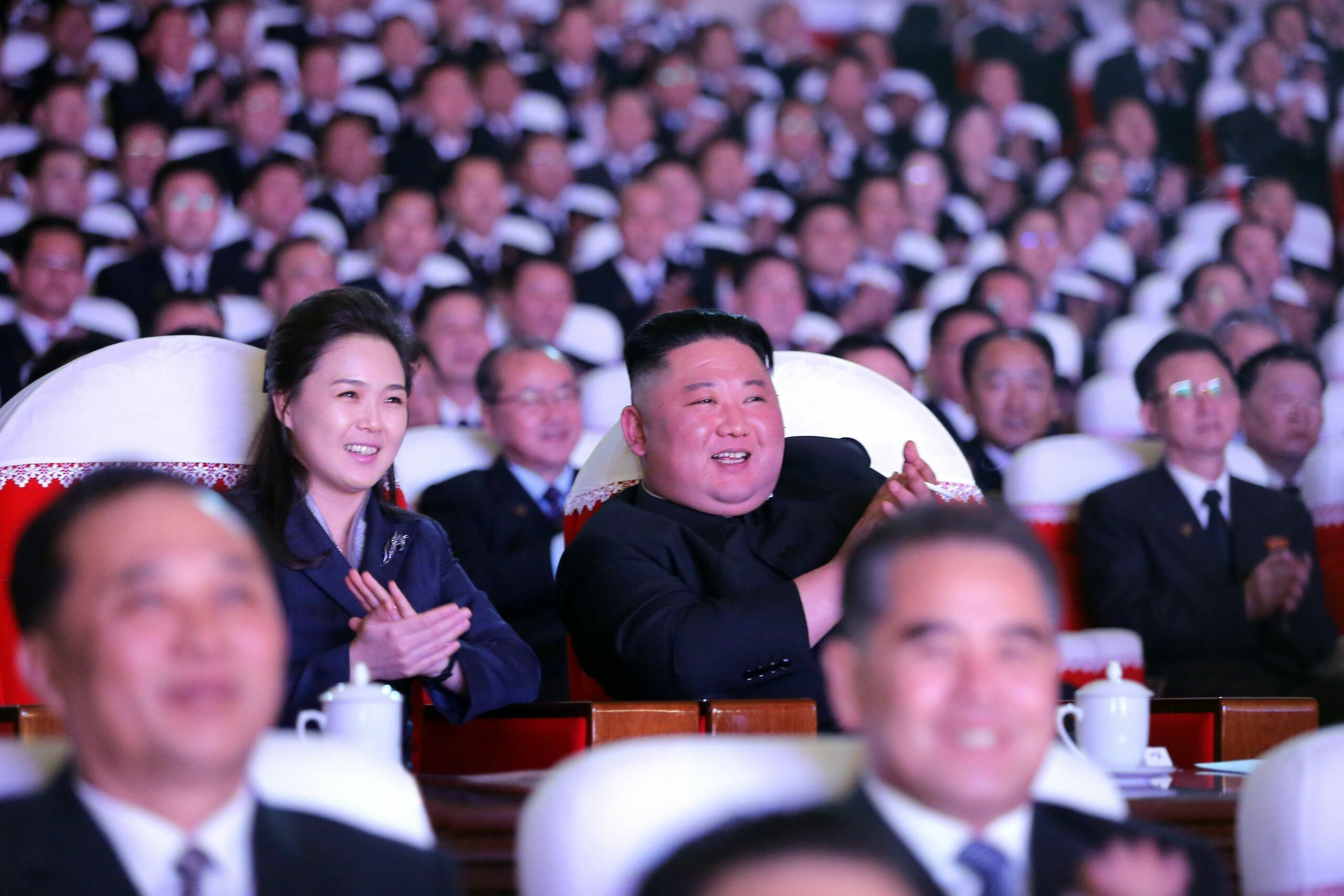 Жена Ким Чен Ына впервые за долгое время появилась на публике: фото