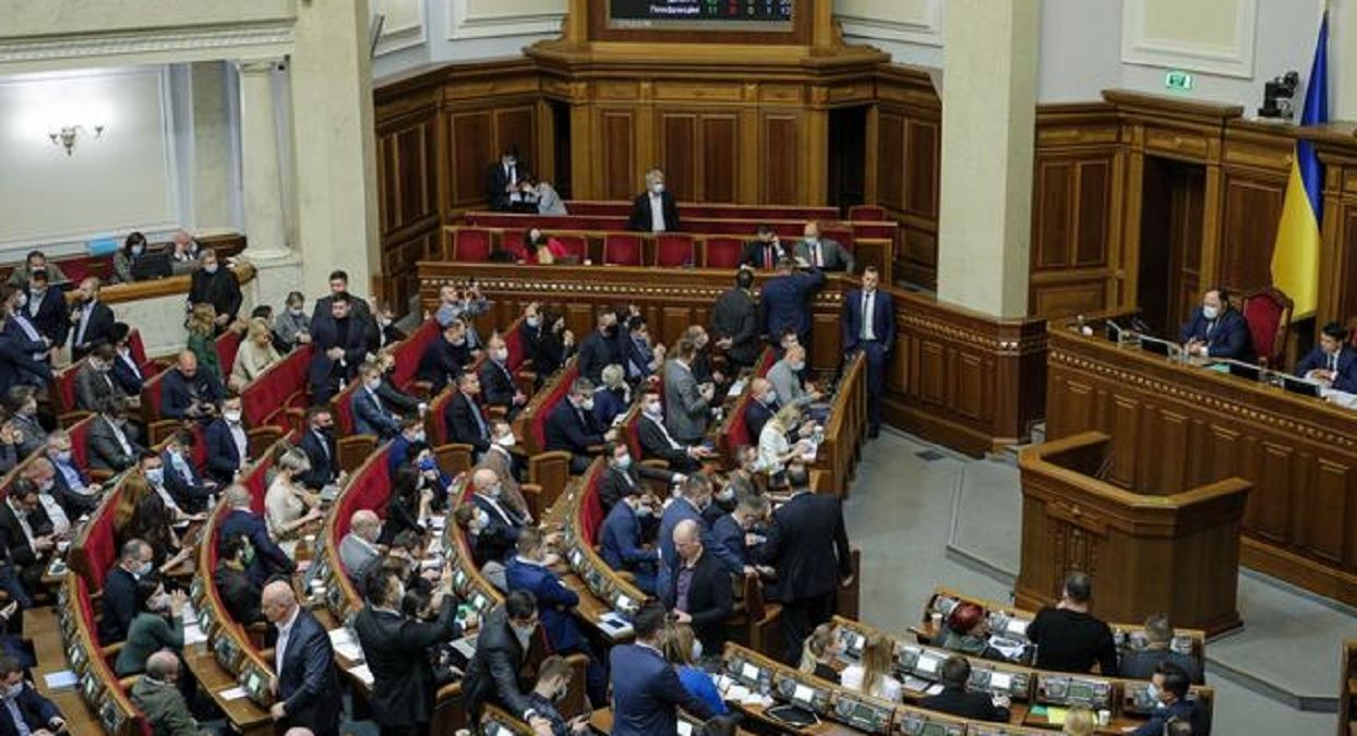 Рада проголосовала за процедуру заочного ареста по делам Майдана