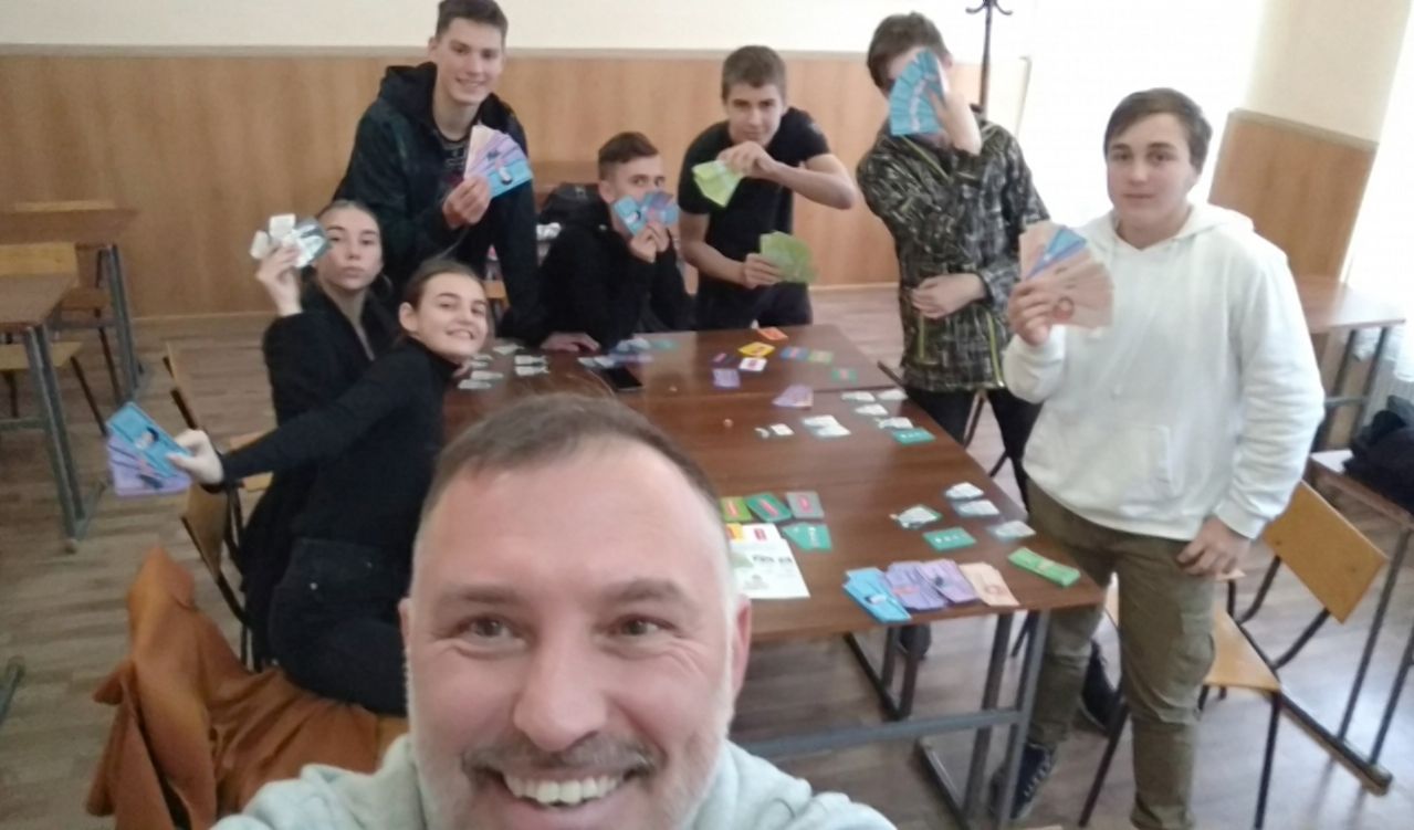 Гурток фінансової грамоти у Мукачівському ліцеї Гурток фінансової грамоти у Мукачівському ліцеї