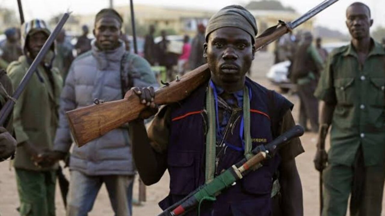 У Нігерії бойовики напали на коледж та викрали десятки дітей