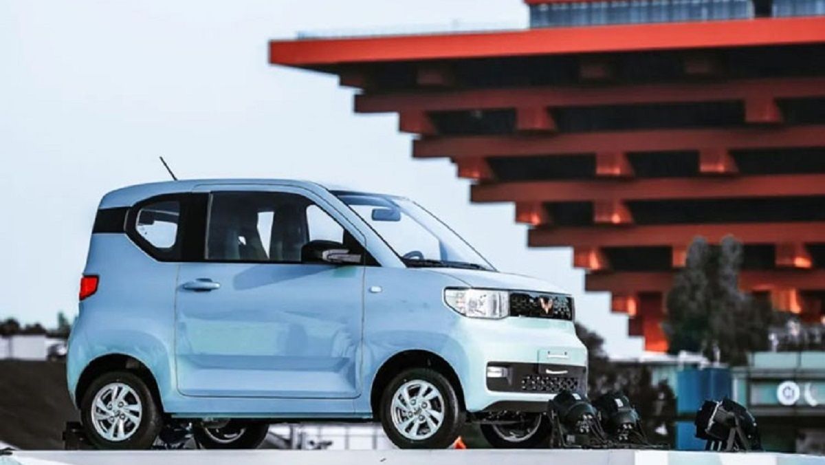 Электромобиль Hong Guang Mini EV обошел Tesla Model 3 по продажам в Китае Электромобиль Hong Guang Mini EV обошел Tesla Model 3 по продажам в Китае