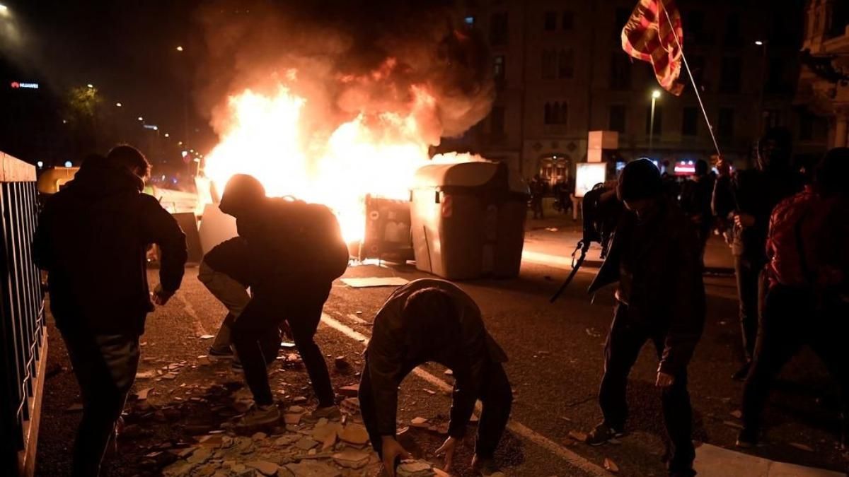 В Іспанії тривають масові заворушення через ув'язнення репера: фото, відео