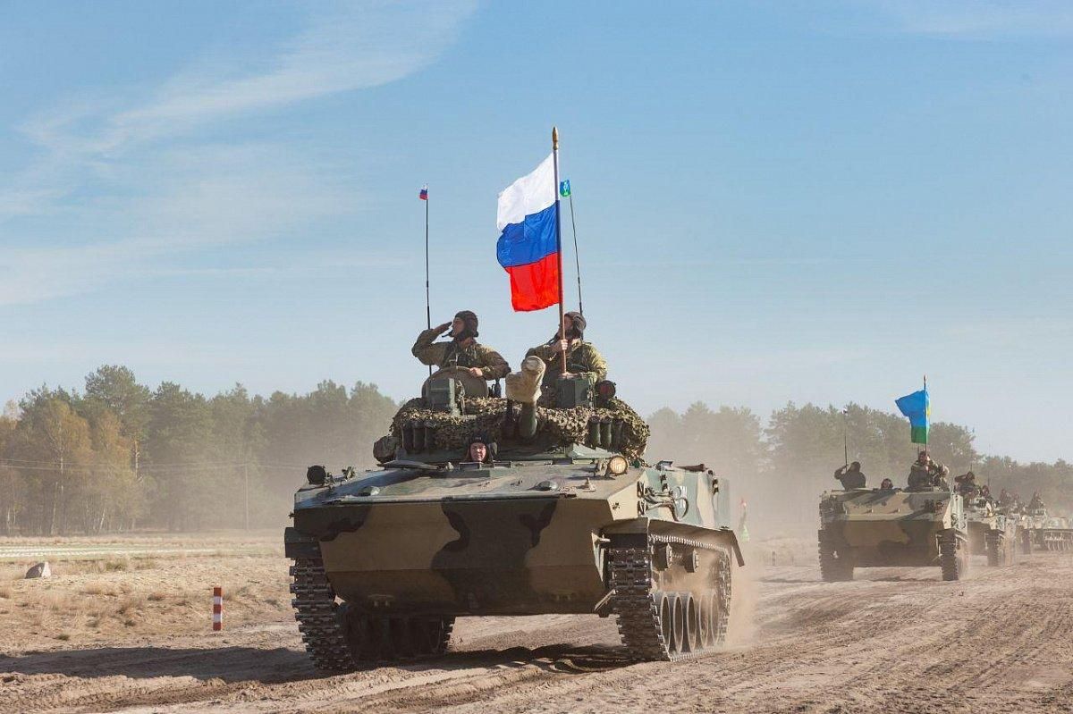 Кремль сам перевел Россию на военное положение, – Казарин