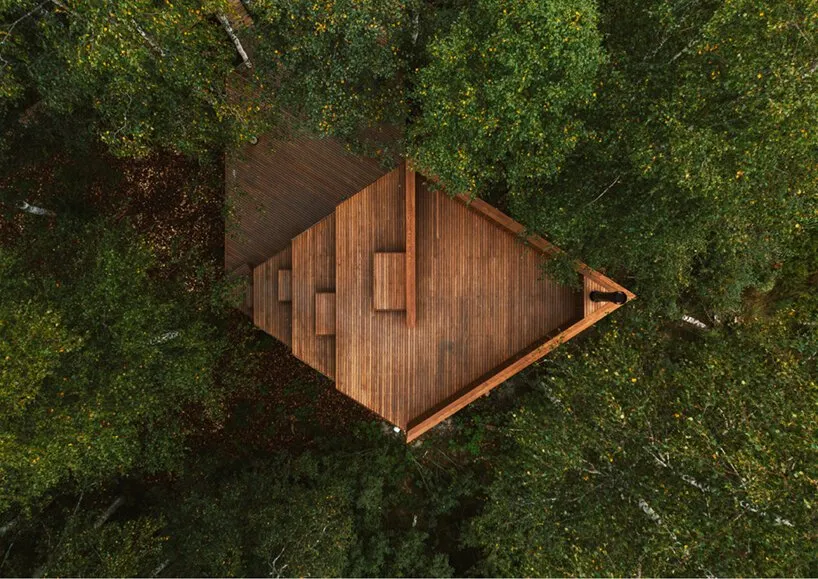 Дерев'яна окраса місцевості / Фото Designboom Дерев'яна окраса місцевості / Фото Designboom