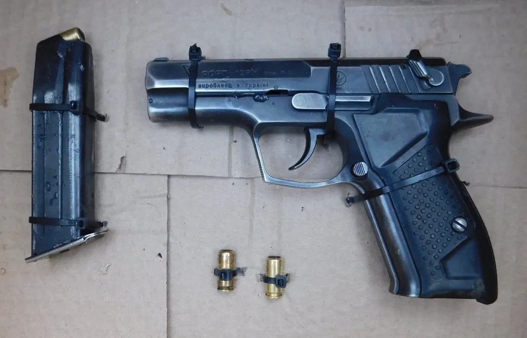 У Львові трапилась стрілянина: один з чоловіків потрапив до лікарні – фото У Львові трапилась стрілянина: один з чоловіків потрапив до лікарні – фото