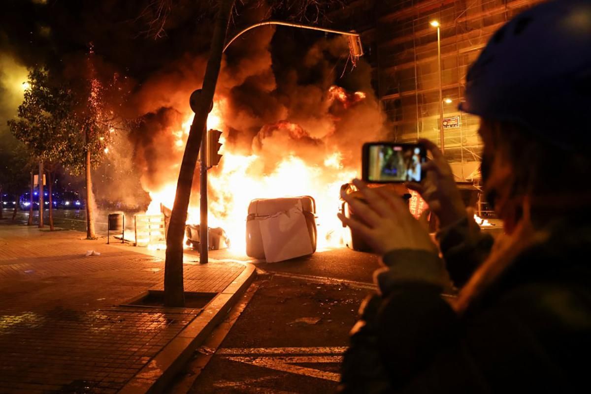 В Іспанії вже третій день поспіль тривають протести: фото