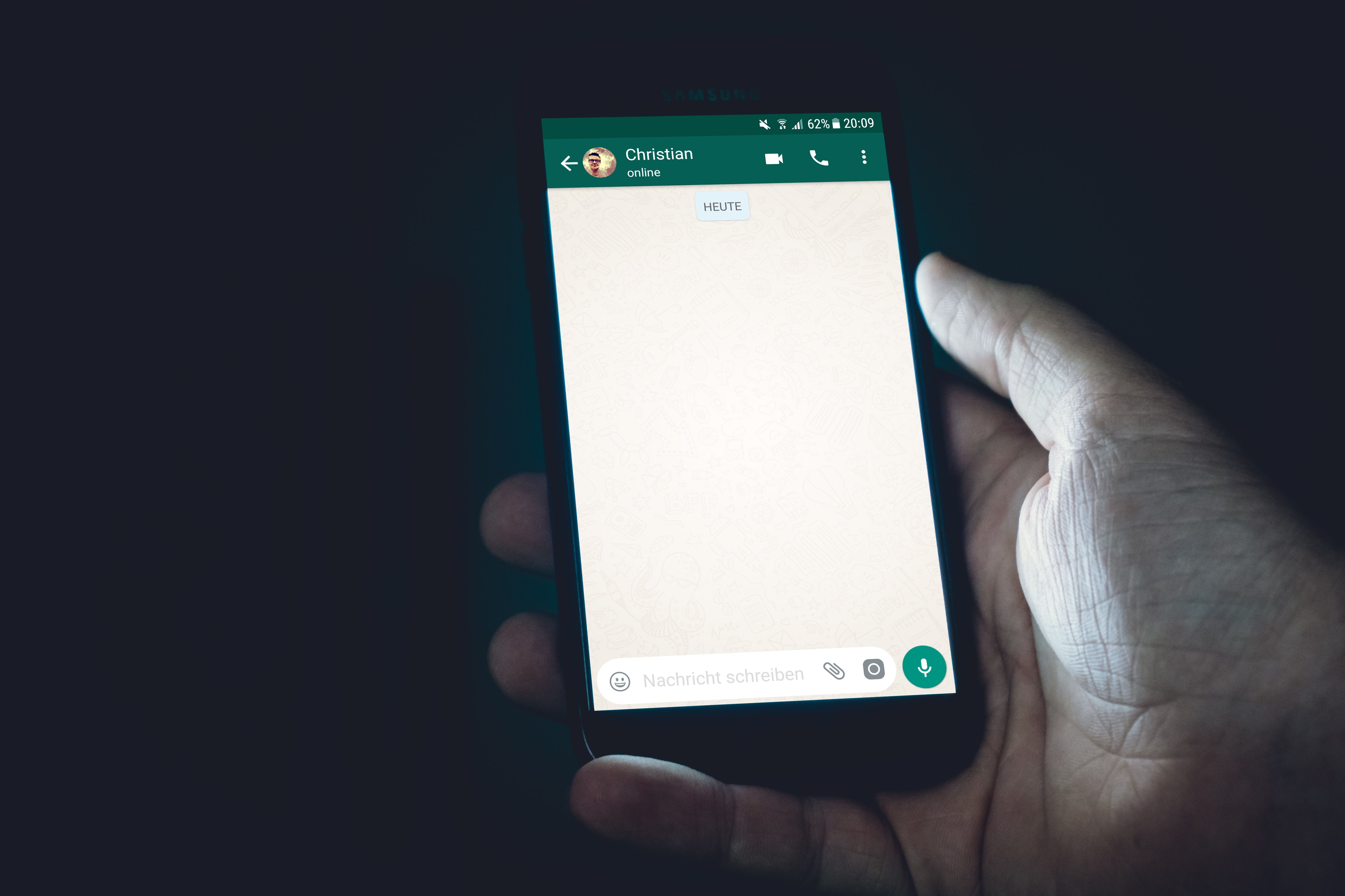 WhatsApp внедрит новую политику конфиденциальности без изменений