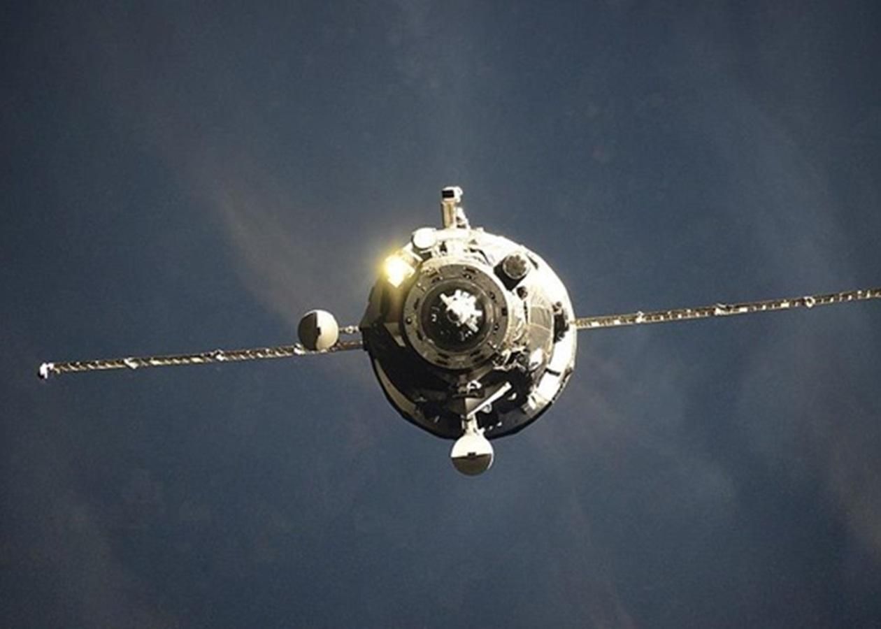 Корабель "Прогрес МС-16" довелося стикувати до МКС вручну через пошкоджену антену Корабель "Прогрес МС-16" довелося стикувати до МКС вручну через пошкоджену антену
