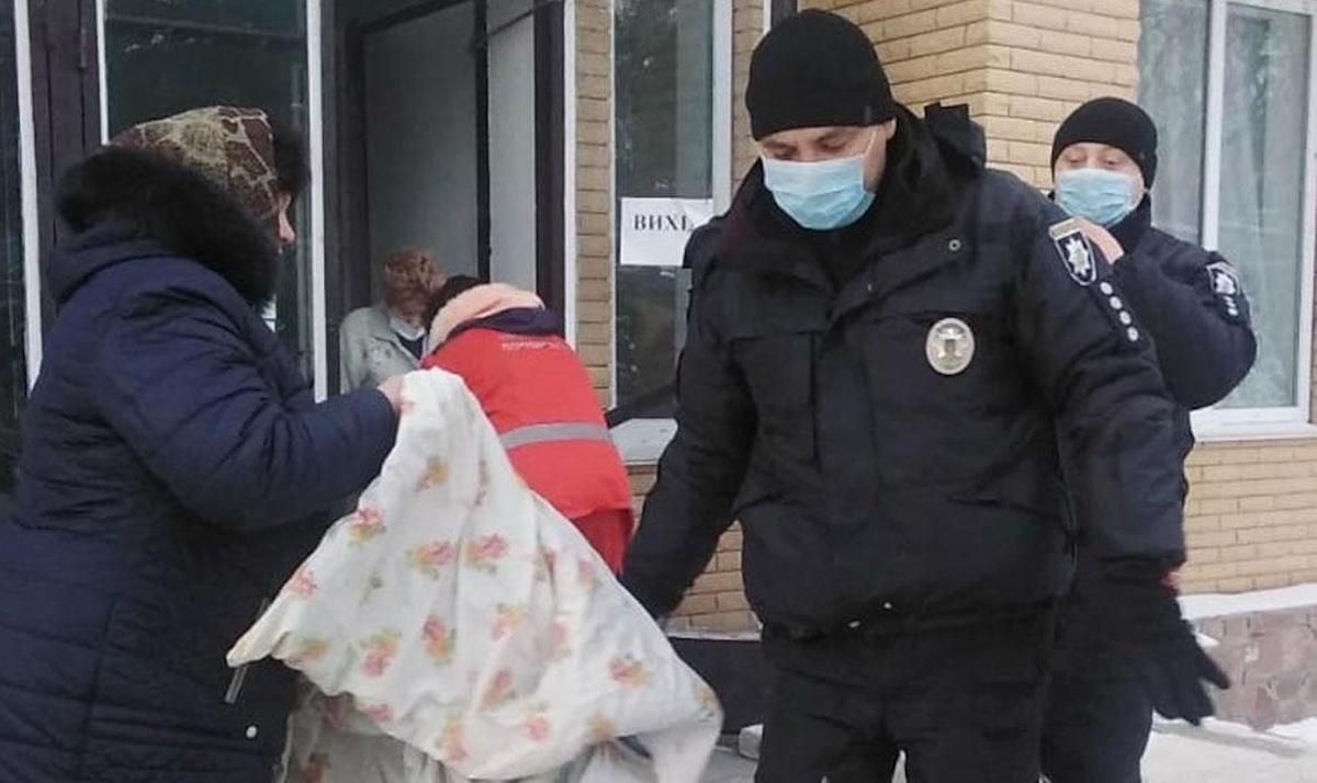 7 километров по пояс в снегу: полиция спасла жизнь юноши в лесу 7 километров по пояс в снегу: полиция спасла жизнь юноши в лесу