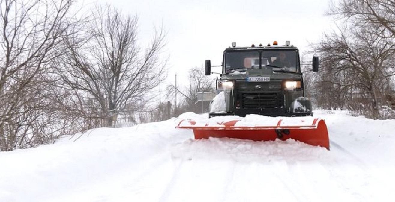 Непогода на Черниговщине: жители деревень оказались без еды - видео Непогода на Черниговщине: жители деревень оказались без еды - видео