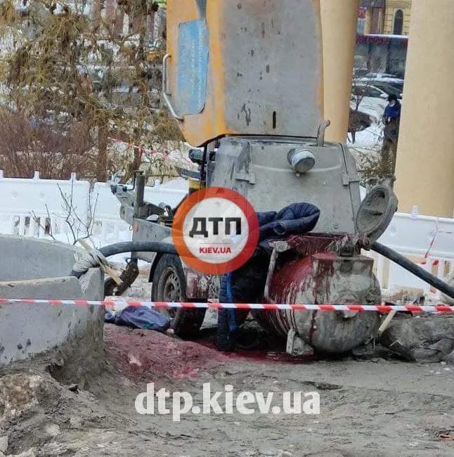Київ, відірвало ногу на будівельному майданчику, 21 лютого 2021 Київ, відірвало ногу на будівельному майданчику, 21 лютого 2021