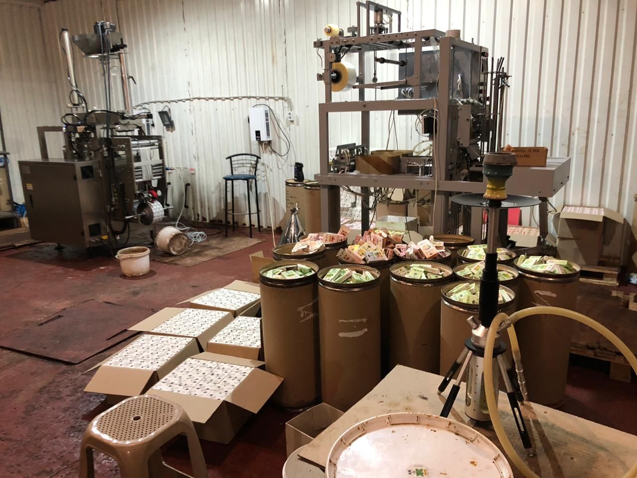 В Запорожской области разоблачили цех с подделкой кальянной продукции В Запорожской области разоблачили цех с подделкой кальянной продукции