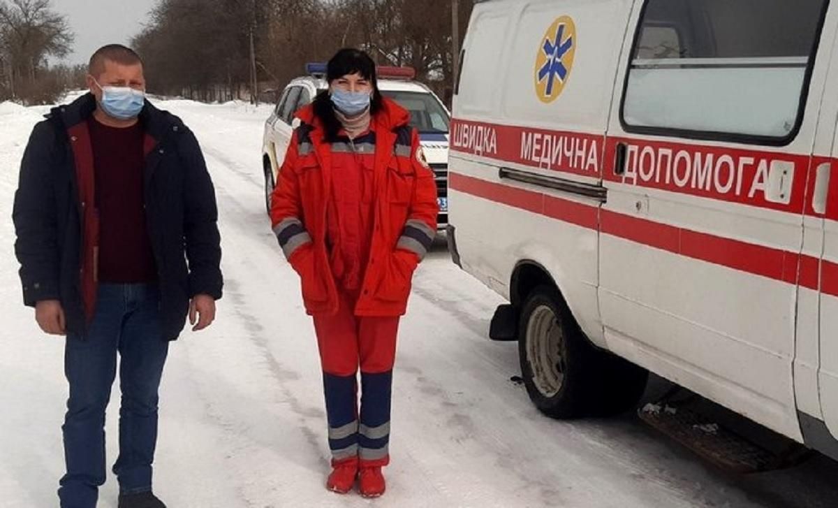 Погриз крапельницю: на Черкащині чоловік напав на медиків