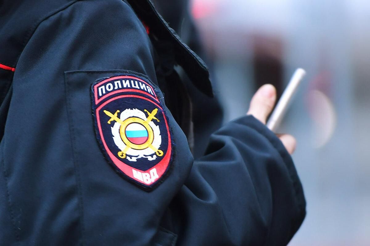 Школярку в Росії викликали в поліцію через пости в соцмережах