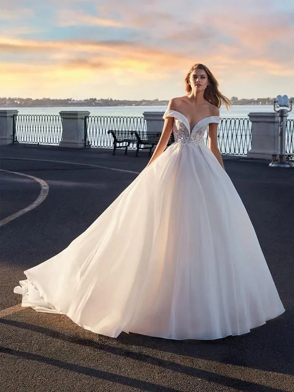 Трендові весільні сукні 2021