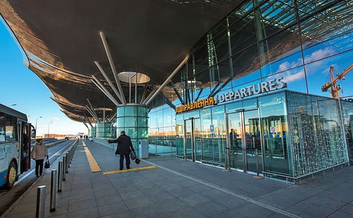 В котрій годині прибуде вакцина в Україну: відповіли в Борисполі В котрій годині прибуде вакцина в Україну: відповіли в Борисполі