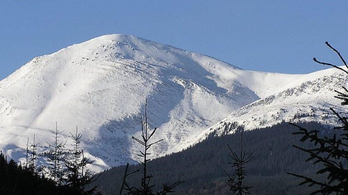 В Карпатах спасли туристку, которая подвернула ногу: фото