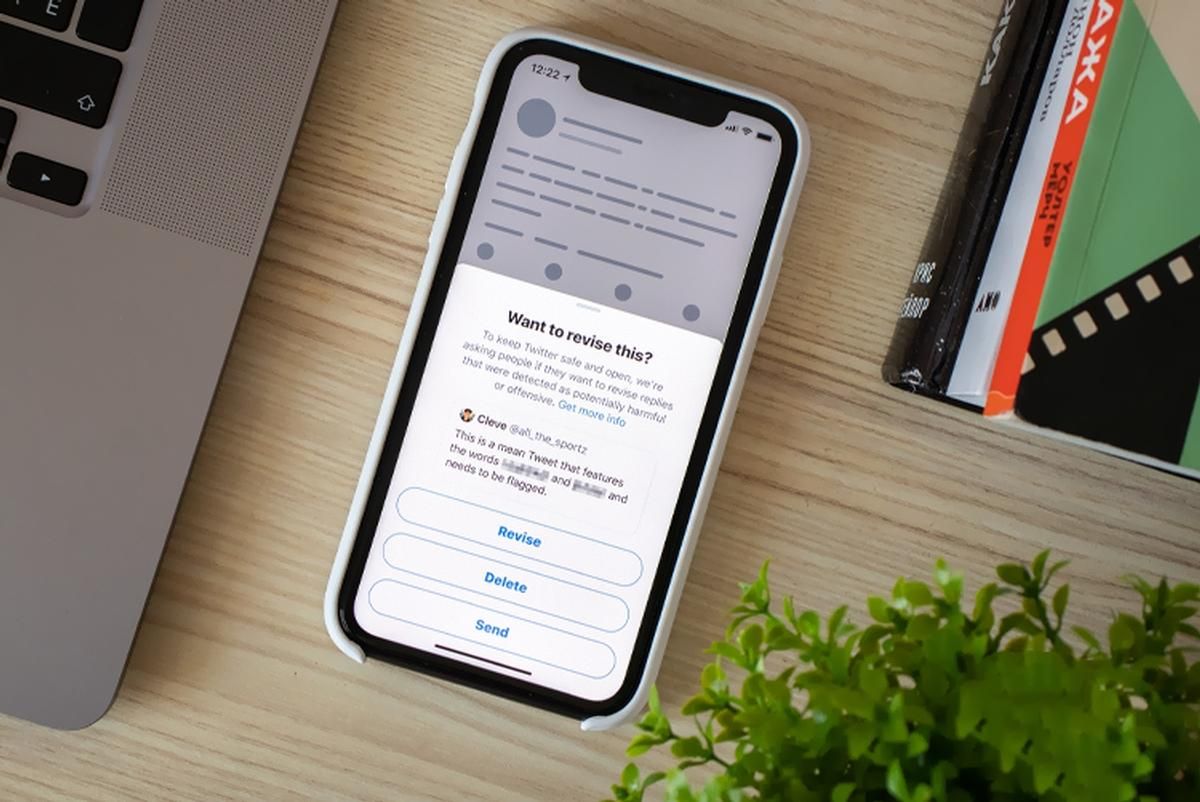 Twitter тестирует новую функцию для гневных и оскорбительных постов Twitter тестирует новую функцию для гневных и оскорбительных постов