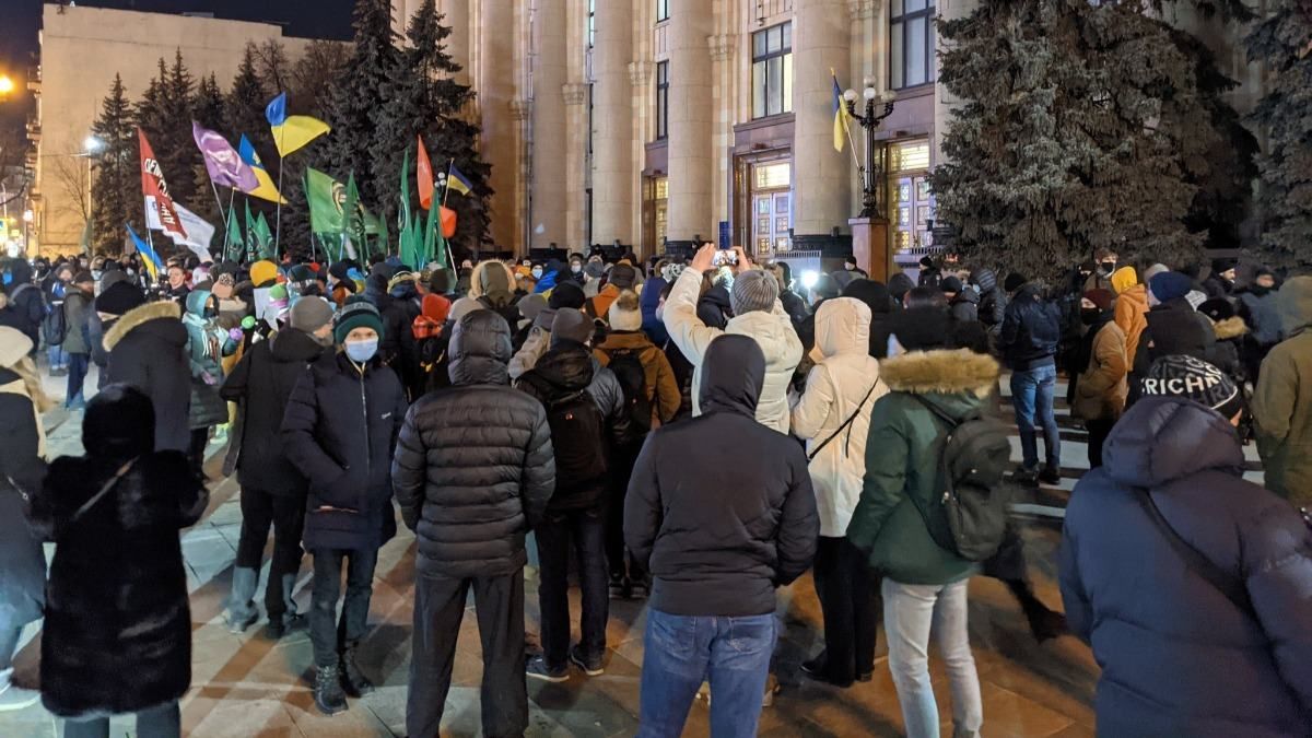 Протести через вирок Стерненку: у Житомирі правоохоронці жорстко затримують людей – відео Протести через вирок Стерненку: у Житомирі правоохоронці жорстко затримують людей – відео