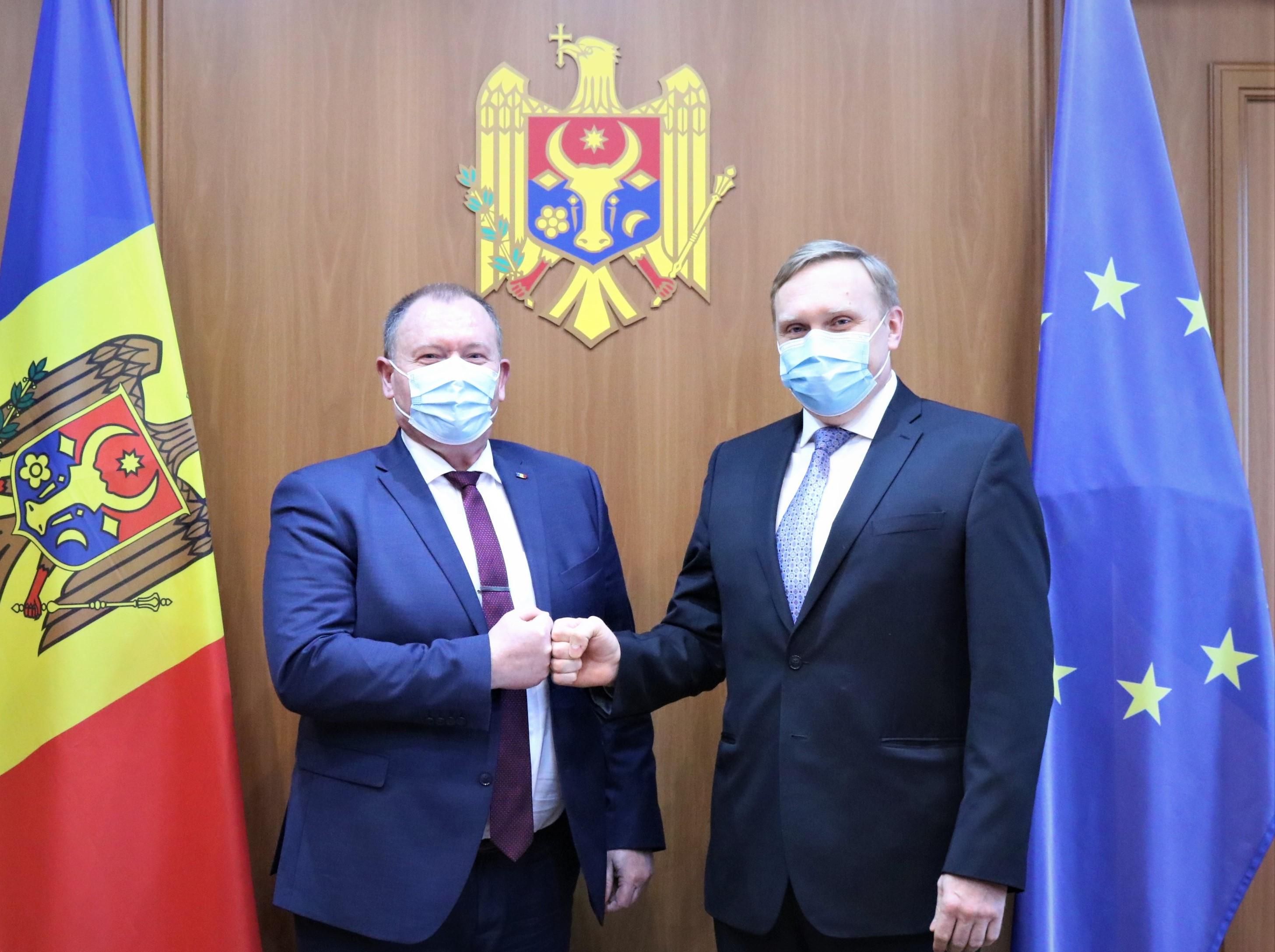 Україна пообіцяла Молдові не пропускати авто з номерами Придністров'я Україна пообіцяла Молдові не пропускати авто з номерами Придністров'я