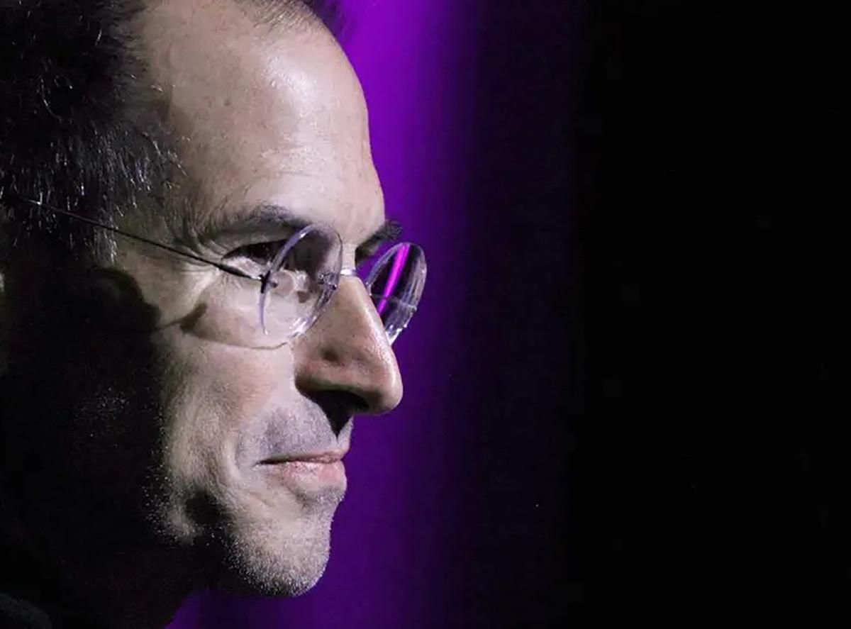 История успеха Стивена Джобса: как он смог покорить компьютерный мир История успеха Стивена Джобса: как он смог покорить компьютерный мир