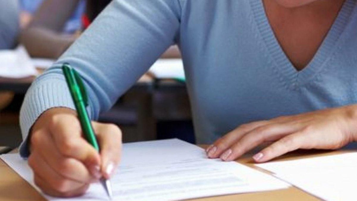 Іспит з української мови складуть до 150 тисяч осіб: кому це потрібно Іспит з української мови складуть до 150 тисяч осіб: кому це потрібно