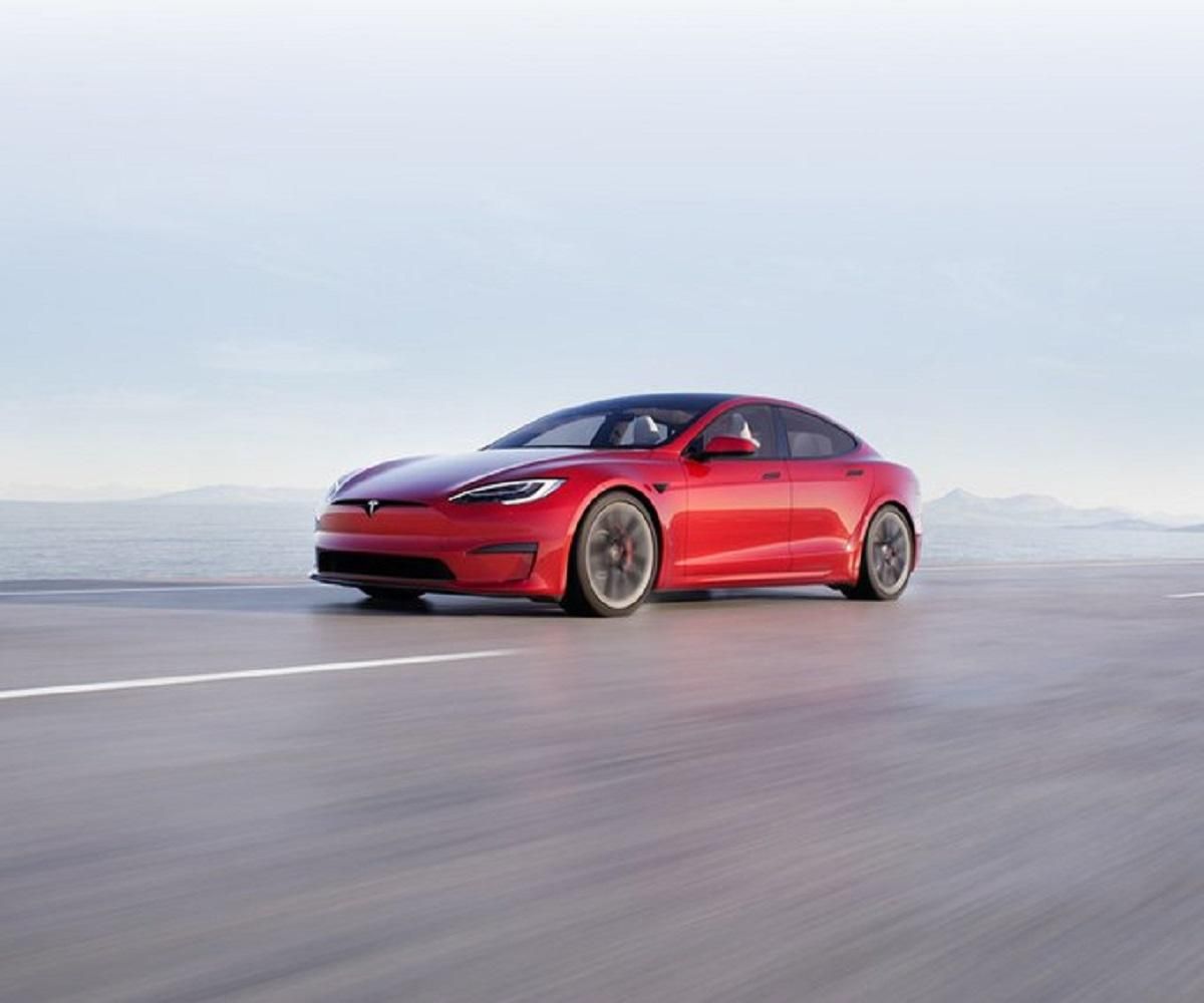 Tesla доведеться відкликати 160 тисяч автомобілів