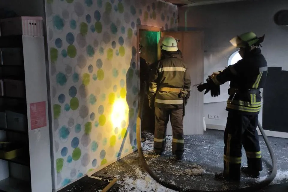 Рятувальники гасили пожежу у дитсадку Харкова