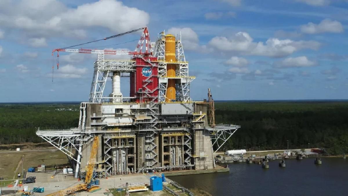 NASA скасувало випробування ракети SLS через проблеми з клапаном NASA скасувало випробування ракети SLS через проблеми з клапаном