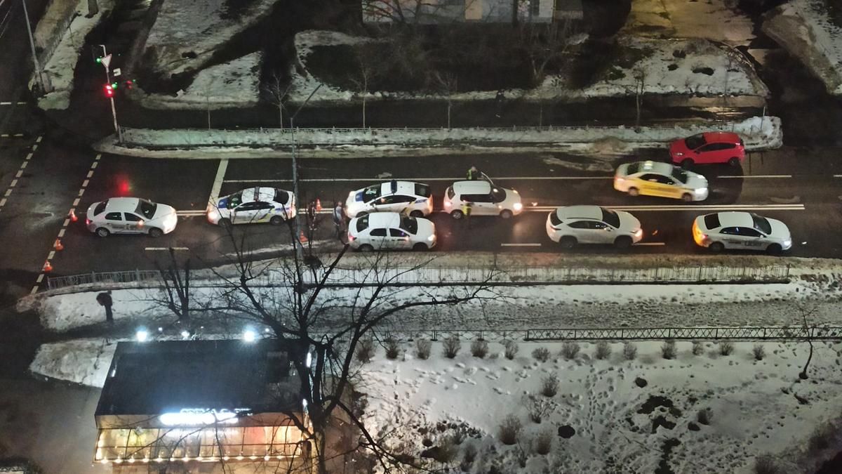 У Києві таксист Uber збив пішохода, який переходив дорогу на зелений