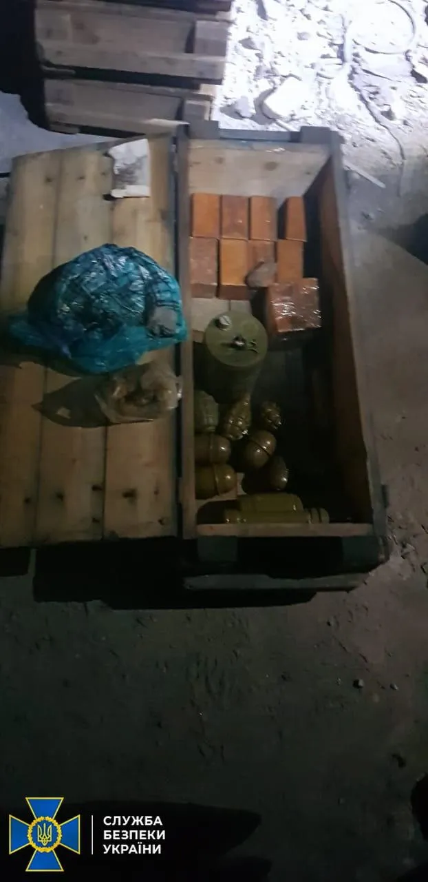 Гранати в коробці Гранати в коробці