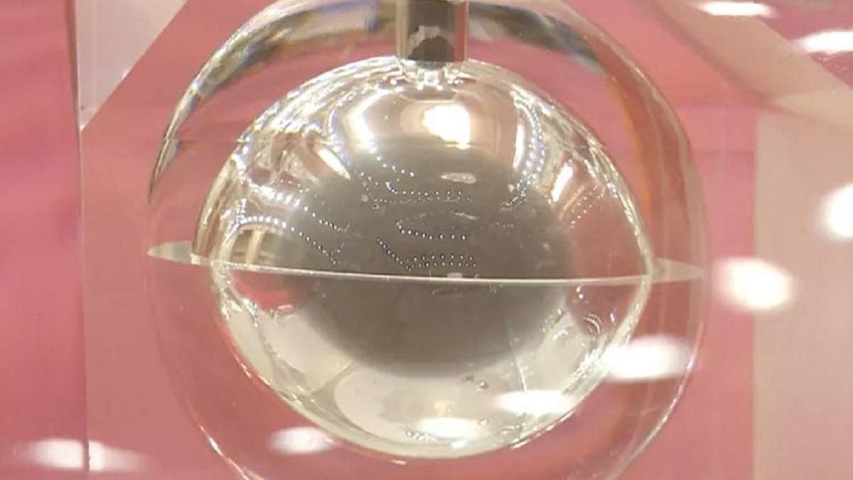 Зразки ґрунту з Місяця привезені "Чан'є-5" показали на фото Зразки ґрунту з Місяця привезені "Чан'є-5" показали на фото