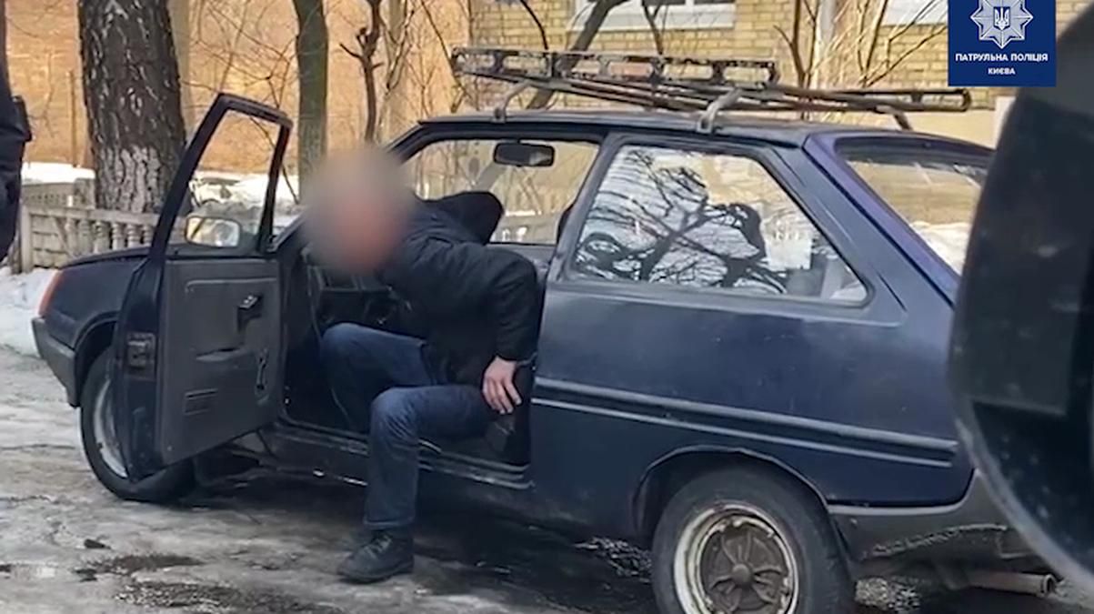 В Киеве патрульные поймали крайне нетрезвого водителя