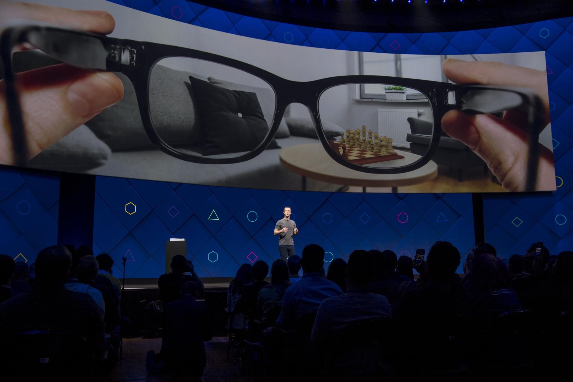 Facebook хочет использовать распознавание лиц в умных очках