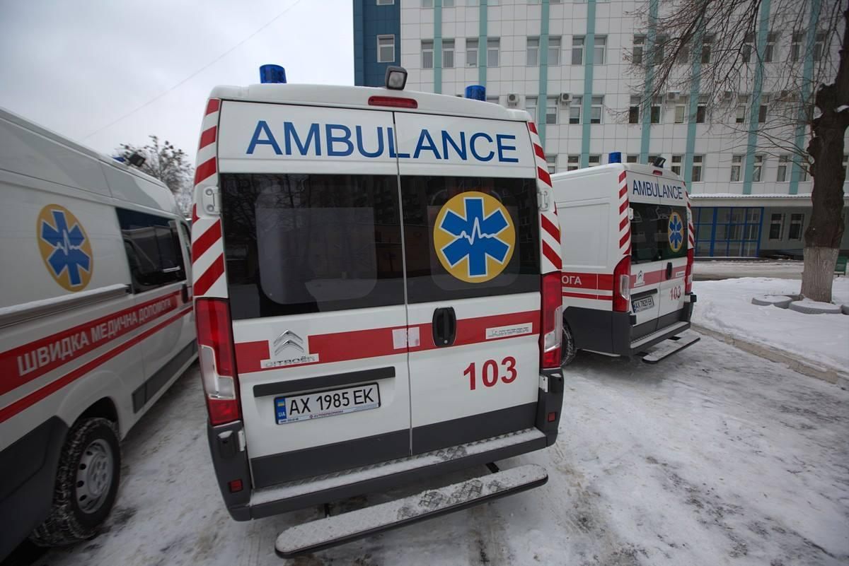 В Киеве на женщину упала плитка в подземном переходе 