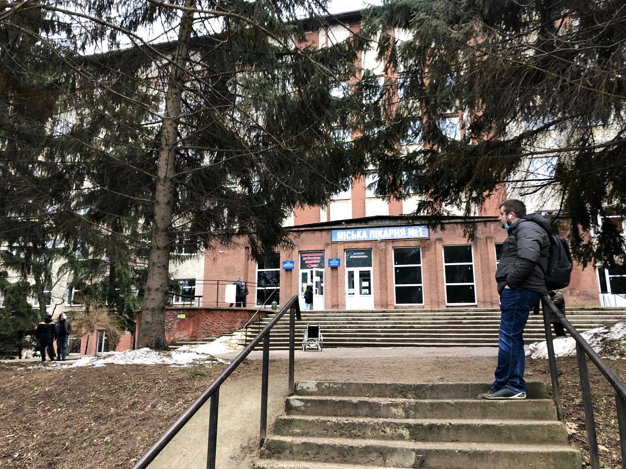 Поліція відкрила кримінальне провадження через пожежу у Чернівцях Поліція відкрила кримінальне провадження через пожежу у Чернівцях