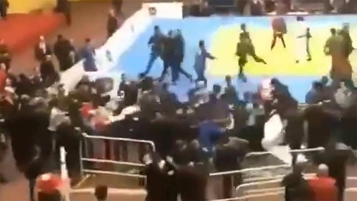 У Росії дзюдоїсти та глядачі влаштували масову бійку: відео
