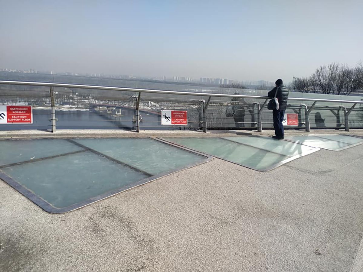 У Києві 26 лютого 2021 на мосту Кличка знову виявили тріщини