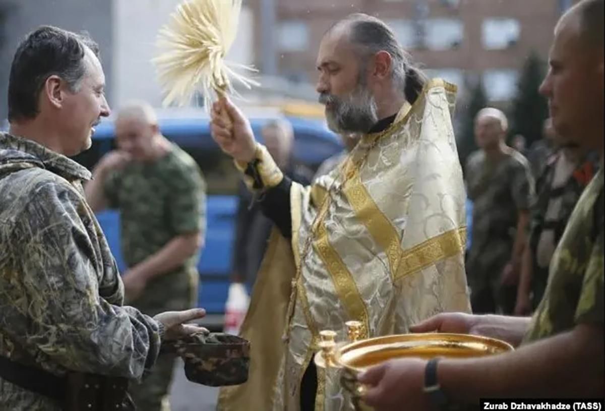 В 2014 году УПЦ МП прикрывала оккупацию Крыма – расследование В 2014 году УПЦ МП прикрывала оккупацию Крыма – расследование