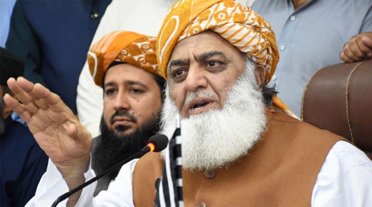 В Пакистані застрелили священника, його сина і учня семінарії В Пакистані застрелили священника, його сина і учня семінарії