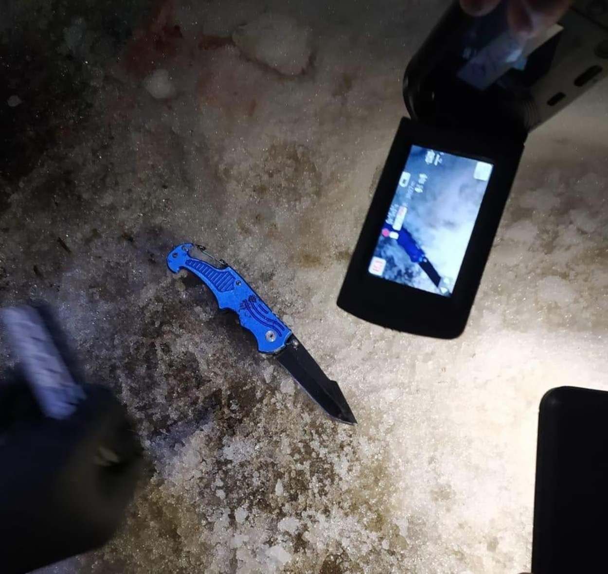 На Львовщине пешеход едва не зарезал водителя из-за неправильной парковки: фото На Львовщине пешеход едва не зарезал водителя из-за неправильной парковки: фото