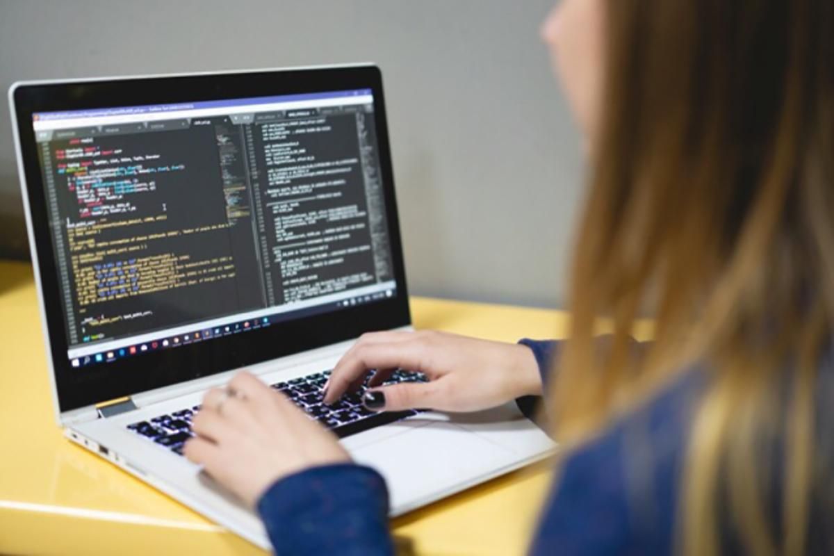 Учениць запрошують взяти участь у конкурсі з IТ-підприємництва Учениць запрошують взяти участь у конкурсі з IТ-підприємництва