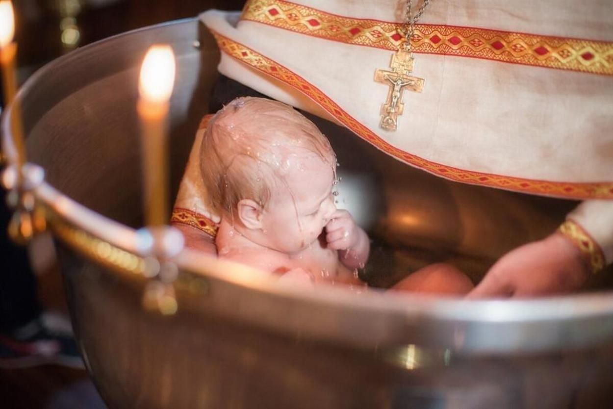 Румунський патріархат не змінить практику хрещень Румунський патріархат не змінить практику хрещень