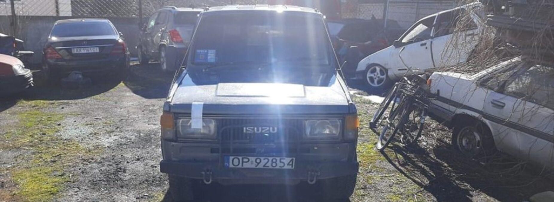 На Львовщине правоохранители с недействительными документами забрали авто у местного активиста: видео 