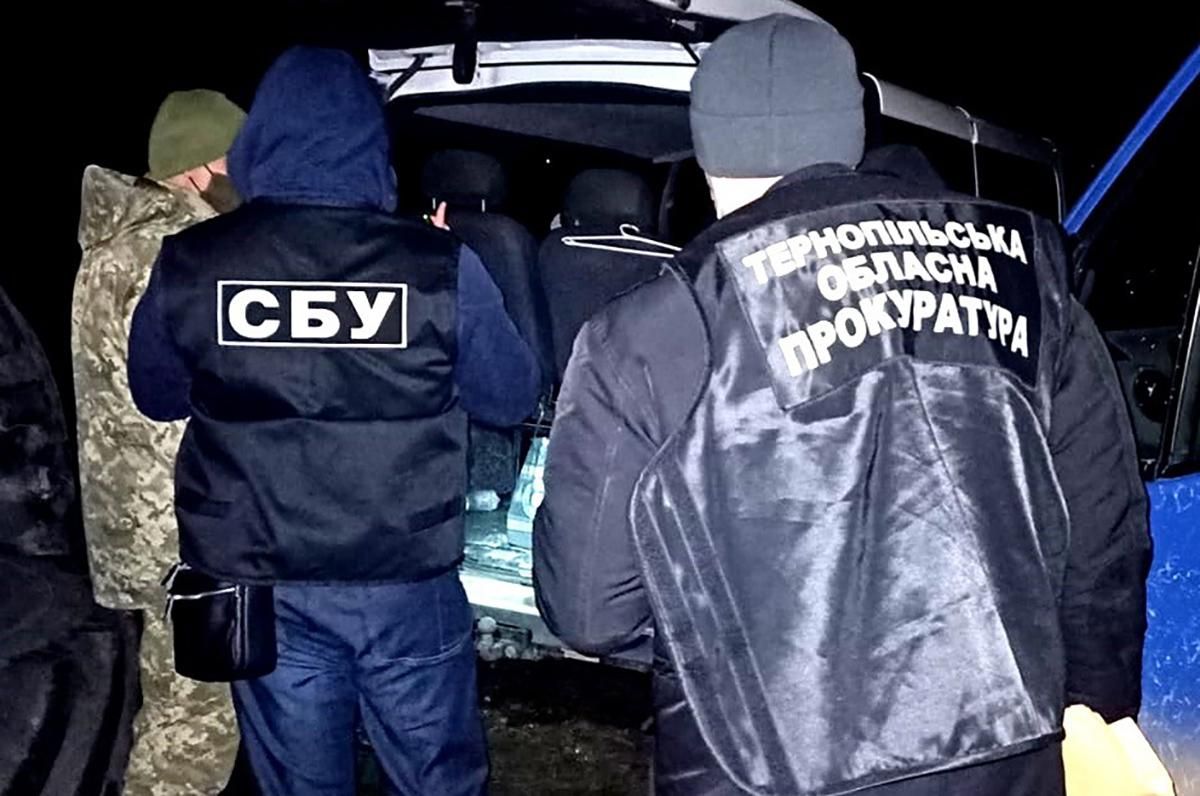 СБУ разоблачила налоговика на Тернопольщине, который требовал взятку СБУ разоблачила налоговика на Тернопольщине, который требовал взятку