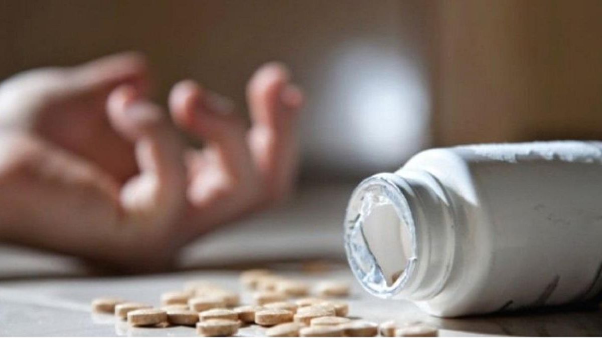 На Полтавщине 16-летняя девушка наглоталась таблеток: она в реанимации